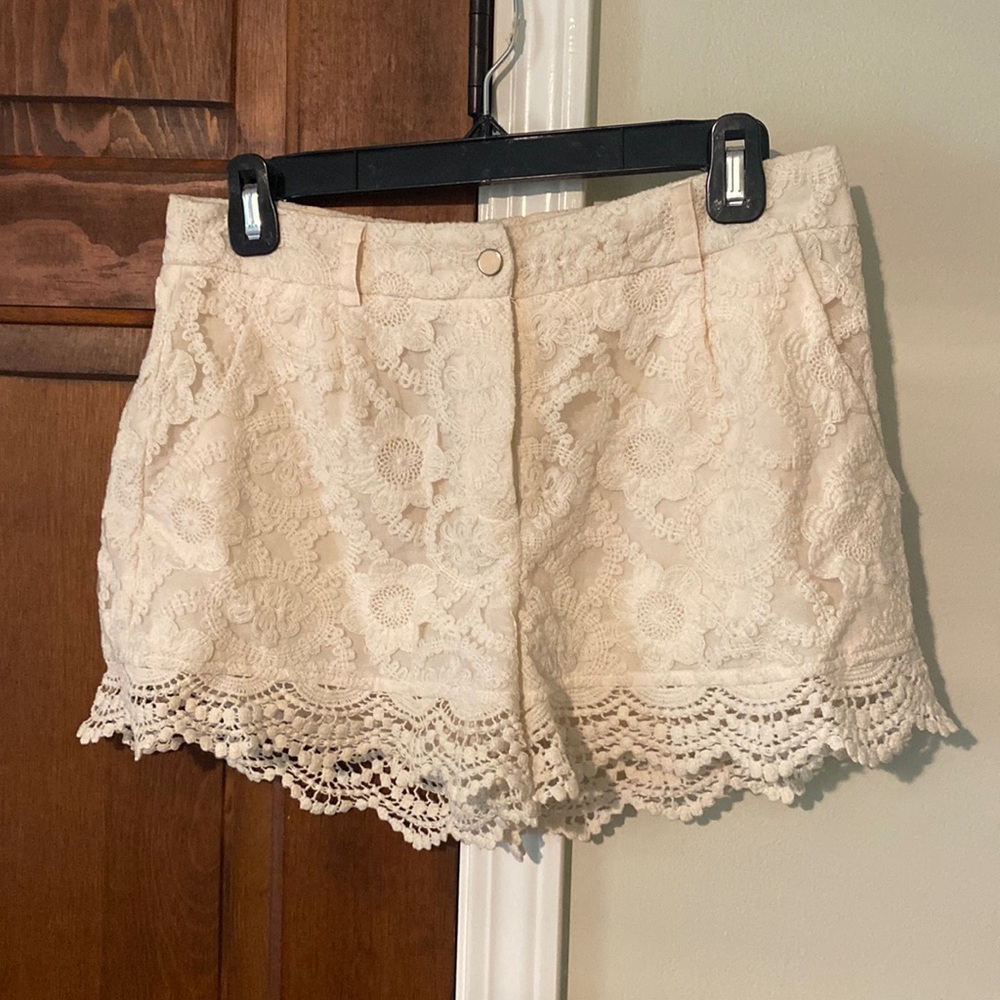 Ivory Lace Shorts-M